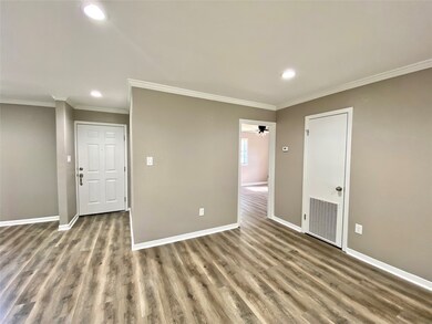 3404 Meadow Ln, Bay City, TX 77414 - photo 2