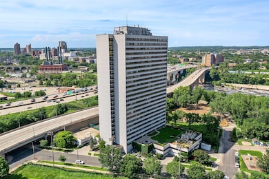 8-web-or-mls-1920 S 1st St 408-71.jpg