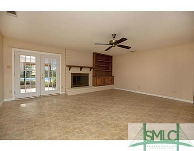 Den/Family/Great Room. Great room with built-in bo