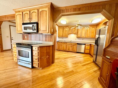 717 Fulton Ave, Kingstree, SC 29556 - photo 5