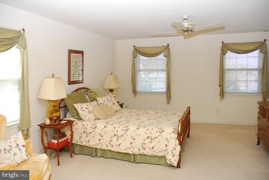 3601 Deerberry Ct, Fairfax, VA 22033 - photo 5