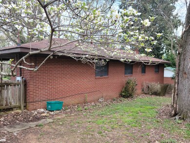 702 Red Oak Dr, Siler City, NC 27344 - photo 3