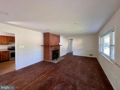 9401 Sheridan St, Lanham, MD 20706 - photo 4