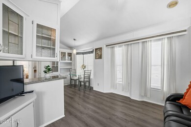 111 S Greenfield Rd unit 724, Mesa, AZ 85206 - photo 4