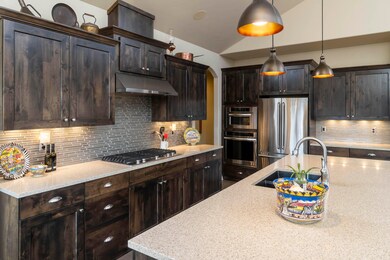 60414 Hedgewood Ln, Bend, OR 97702 - photo 6