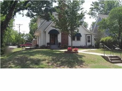 Corner lot w/ mature trees