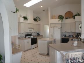 879 N Cherry Pop Dr, Inverness, FL 34453 - photo 6