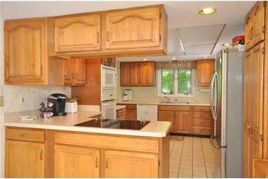 513 Oakcrest Ln, Wallingford, PA 19086 - photo 3