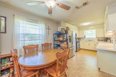 600 E 6th St, Springtown, TX 76082 - photo 6