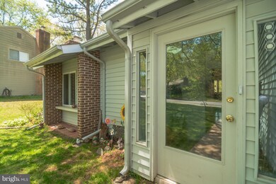 242 W Meadowland Ln, Sterling, VA 20164 - photo 3