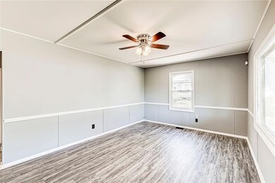 2621 W 8th St, Anderson, IN 46011 - photo 5