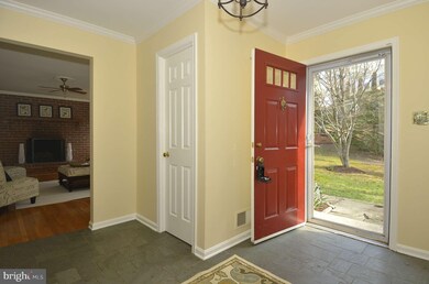 11909 Saint Helena Dr, Oakton, VA 22124 - photo 5
