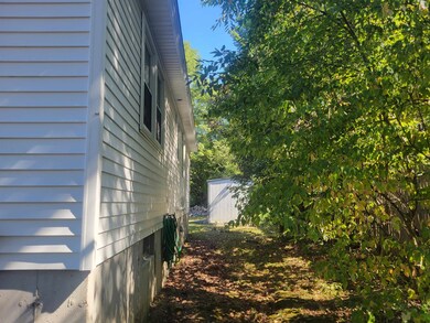 120 Derryfield Ct, Manchester, NH 03104 - photo 4