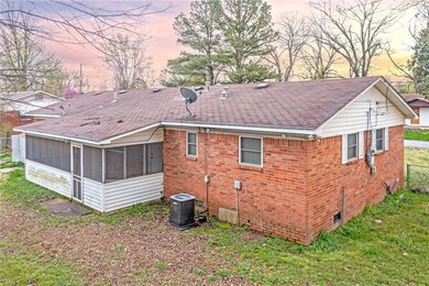 810 W Carson St, Bentonville, AR 72712 - photo 5