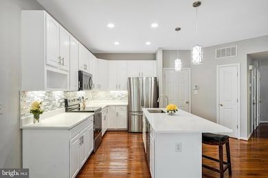 8954 Hanson Grove Ct, Manassas, VA 20109 - photo 4