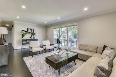 1102 Hillcrest Dr SW, Vienna, VA 22180 - photo 4