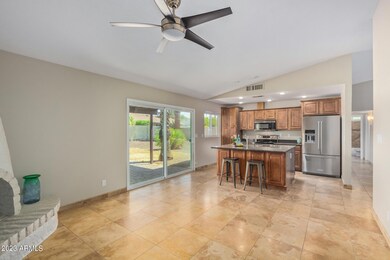 Great room or Eat In Kitchen