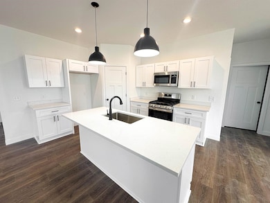 1815 E Kyle Cir, Beloit, WI 53511 - photo 4