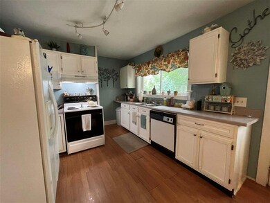 123 Maple St, Rutland, VT 05701 - photo 3