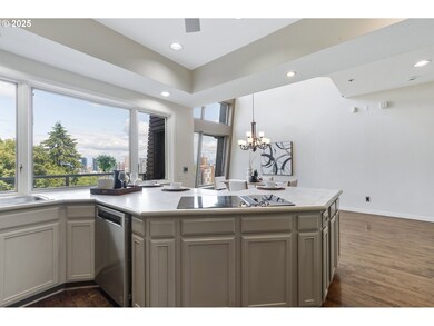 2206 SW Hoffman Ave unit 9, Portland, OR 97201 - photo 6