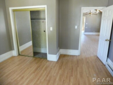 1207 Broadway St, Lincoln, IL 62656 - photo 5