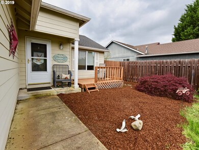 1038 Mountain View Ln, Molalla, OR 97038 - photo 3