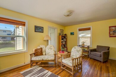 422 NE Burnside Ave, Bend, OR 97701 - photo 6