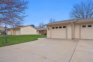 1332 W Jenkins Blvd, Raymore, MO 64083 - photo 3