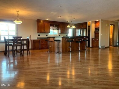 Kitchen/Dining