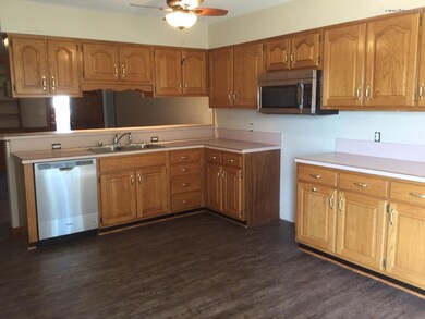 112 Sunrise Ct, Shepherdsville, KY 40165 - photo 3