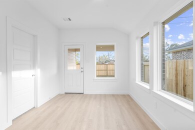 11 Robin Ct, Angleton, TX 77515 - photo 7