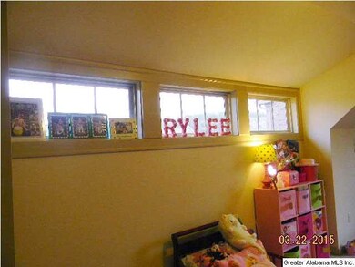 Bedroom 4 Accent Windows