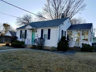 135 Bartlett Dr, Warwick, RI 02886 - photo 2