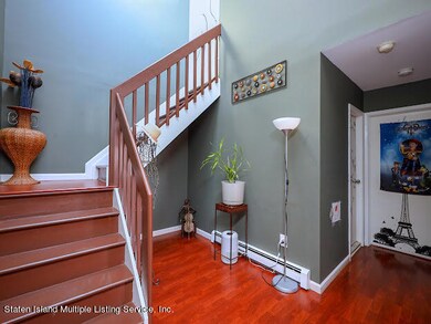 73 Gardenia Ln unit A, Staten Island, NY 10314 - photo 6