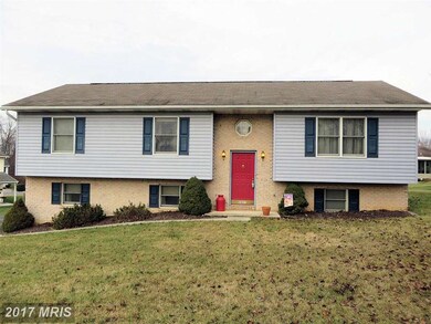 2807 Fillmore Dr, Chambersburg, PA 17201 - photo 2
