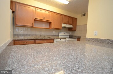 19609 Gunners Branch Rd, Germantown, MD 20876 - photo 4
