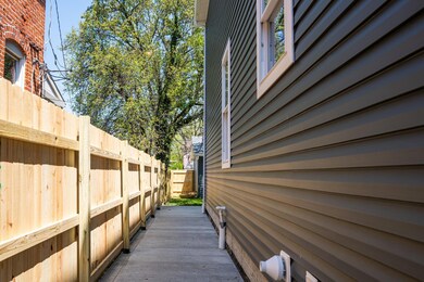 1432 Oak Street 004