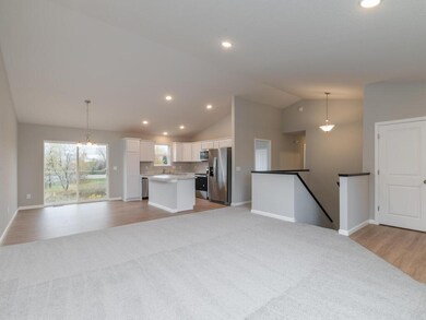 9051 Cheyanne Cir Waverly MN 55390 USA-006-005-Che