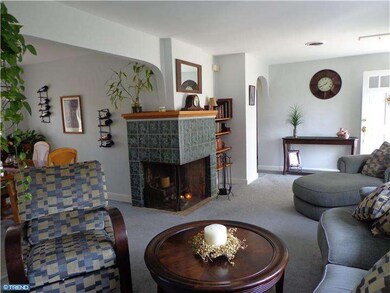 319 Heston Ave, Norristown, PA 19403 - photo 4