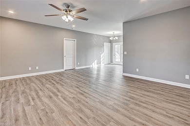 522 Kelly Cir, Asheboro, NC 27203 - photo 4