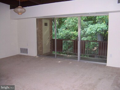 7833 Enola St unit 212, McLean, VA 22102 - photo 3