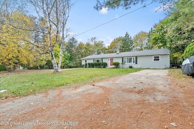 16680 Eunice St, East Lansing, MI 48823 - photo 4