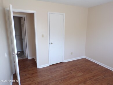 401 Myrtlewood Cir, Jacksonville, NC 28546 - photo 5