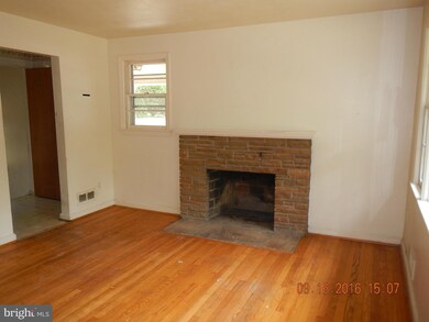 9223 Willow Ln, Adelphi, MD 20783 - photo 4