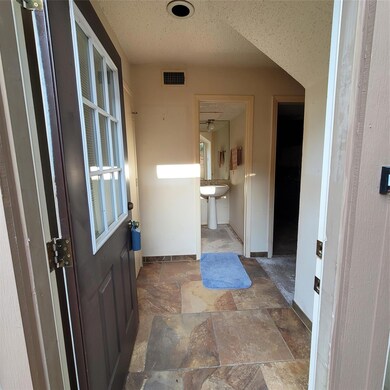 82 Morrow Dr, Bedford, TX 76021 - photo 4