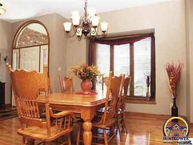 7734 SW 28th St, Topeka, KS 66614 - photo 4