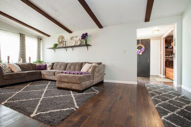 5713 Countrie View_008