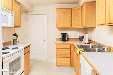 6416 E 10th Ave Anchorage AK-small-013-K