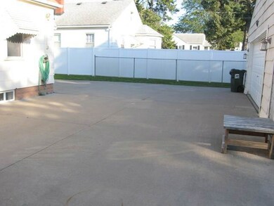 2206 Hickory Grove Rd, Davenport, IA 52804 - photo 6