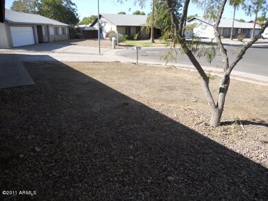 023-352528 front yard